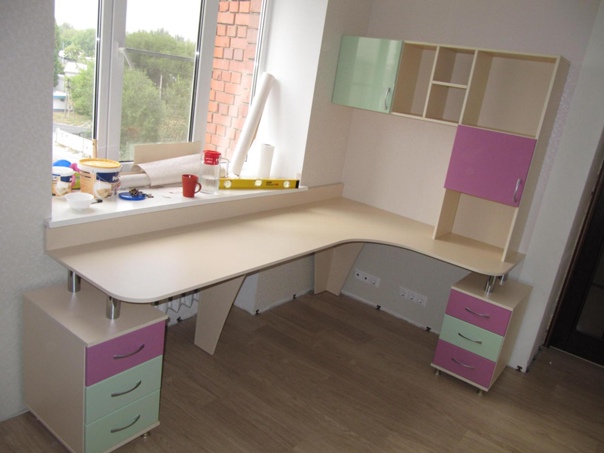 Стол с регулируемой высотой