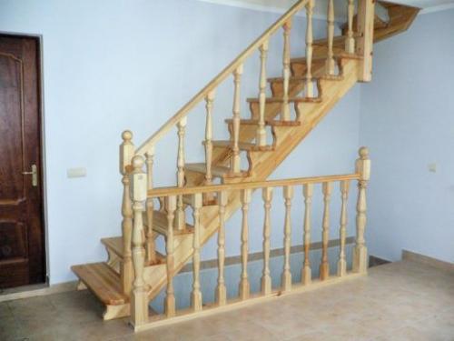 Балясины для лестницы из дерева. Выбор древесины