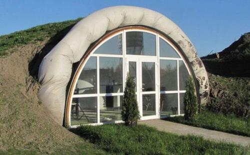 Как сделать дом под землёй. Какие требования предъявляются к участку под дом-землянку?