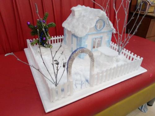 Домик из пенопласта для детей. Поделки из пенопласта своими руками: 90 фото лучших самоделок из бросового материала. Мастер-класс изготовления стильного декора для дома и сада