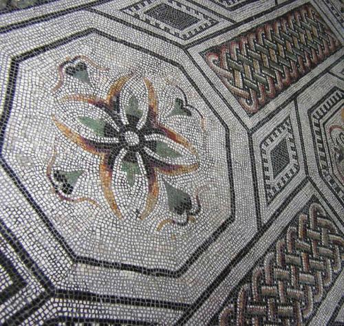 Мозаика на пол своими руками. Мозаика на пол: ТОП-100 фото стильного дизайна