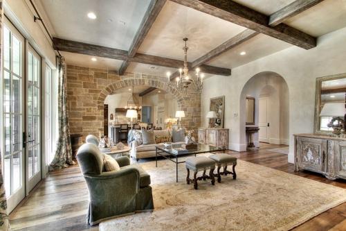 Потолок с балкой посередине. Потолок с балками – современные дизайнерские решения, идеи декора и варианты оформления