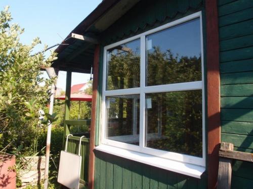 Красивые окна в деревянных домах картинки. Разные цвета и конфигурации