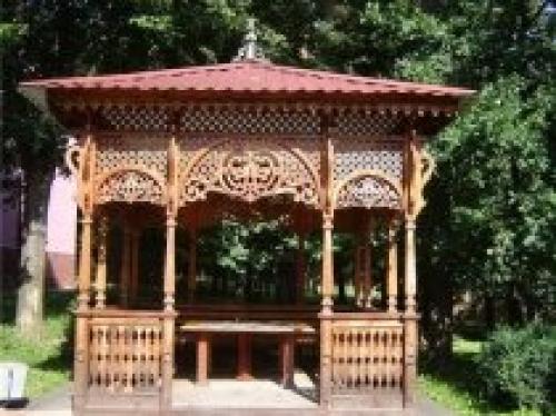 Как вырезать узоры на фанере для беседки. Как самостоятельно изготовить решетку из дерева