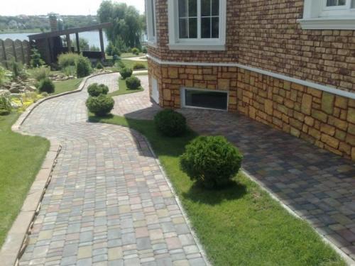 Красивая отмостка вокруг дома своими руками. Отмостка дома своими руками —, как сделать защита фундамента? Пошаговая инструкция (71 фото)