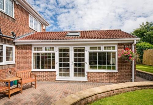 Красивая отмостка вокруг дома своими руками. Отмостка дома своими руками —, как сделать защита фундамента? Пошаговая инструкция (71 фото)