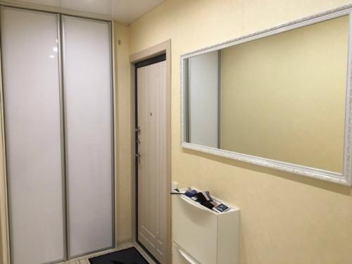 Дизайн узкого коридора в панельном доме. Делаем прихожую больше