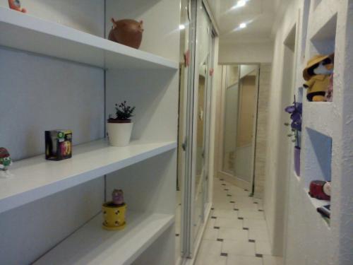 Дизайн узкого коридора в панельном доме. Делаем прихожую больше