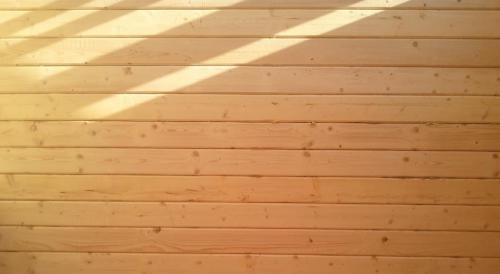 Как исправить кривую стену из бруса. Как выровнять стену старого дома?