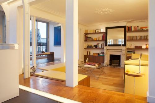 Оформление колонн зеркалами. Колонны в интерьере — 90 фото лучших идей изящного дизайна и декора