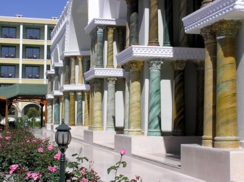 Оформление колонн зеркалами. Колонны в интерьере — 90 фото лучших идей изящного дизайна и декора