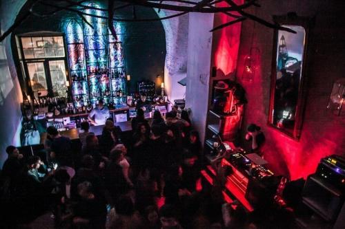 Где в спб вкусно поесть и потанцевать. 10 баров Петербурга, где можно потанцевать