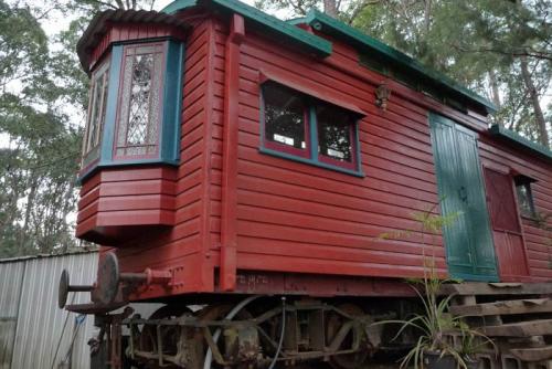 Сошедшие с рельсов: дом из железнодорожного вагона