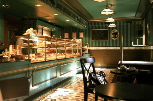 Французская кондитерская адреса в МОСКВЕ. 7 французских кондитерских