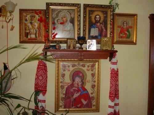 Как разместить иконы в современной квартире. Как правильно расположить иконы в квартире