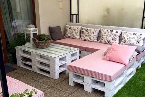 Диван из поддонов чертеж. Пошаговое изготовление своими руками мебели из поддонов, фото примеров