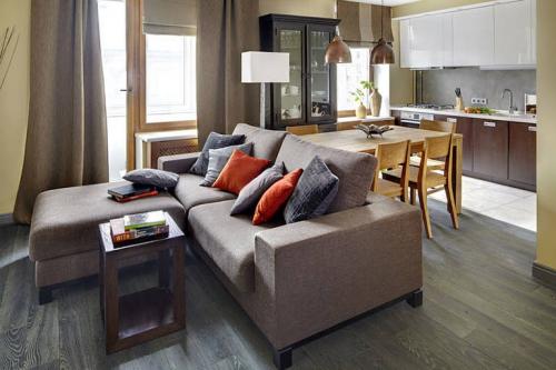 Студия гостиная и кухня. Планировка кухни-гостиной — где поставить кухонный гарнитур 07