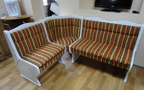 Как декорировать кухонный уголок. Рекомендации по перетяжке кухонного уголка своими руками