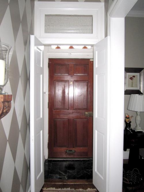 Мебель для малогабаритной прихожей. Основные атрибуты малогабаритной прихожей