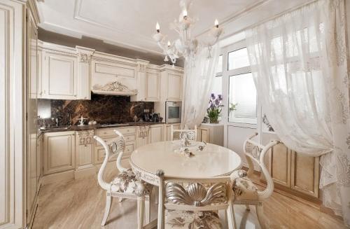 Белые шторы и белая тюль. Белый тюль: куда лучше всего в дизайне впишется белый тюль? 105 фото современных вариантов