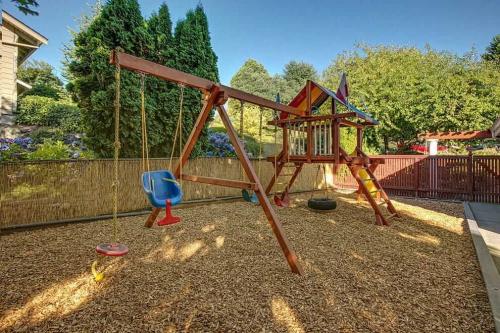 Дачный эксклюзив своими руками. Зона для игры и отдыха