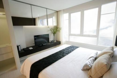 Дизайн маленькой спальни с диваном. Как подобрать мебель для маленькой спальни?