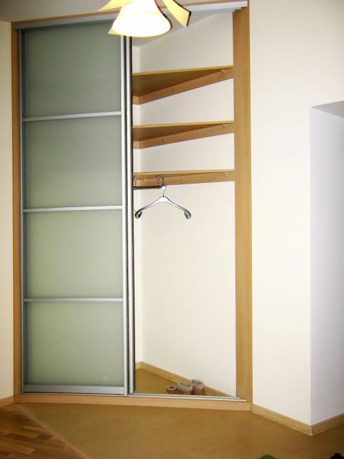 Варианты прихожей со шкафом. Разновидности