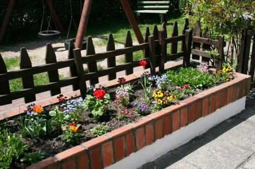 Оформление клумб на дачном участке. Цветники и клумбы на даче (51 фото) – особенности оформления