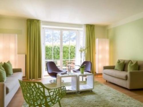 Гостиная в белых тонах. Что дает белый цвет в гостиной 16