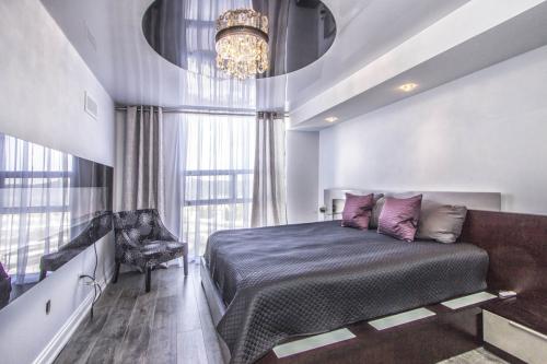 Идеи для натяжных потолков для спальни. Плюсы и минусы натяжных потолков в спальне