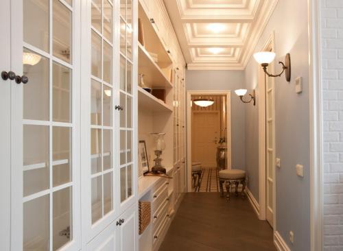 Прихожие в коридор. Дизайн и функциональность проходного пространства