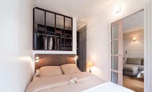 Как оформить спальню маленькую. Как обставить маленькую спальню мебелью? 10