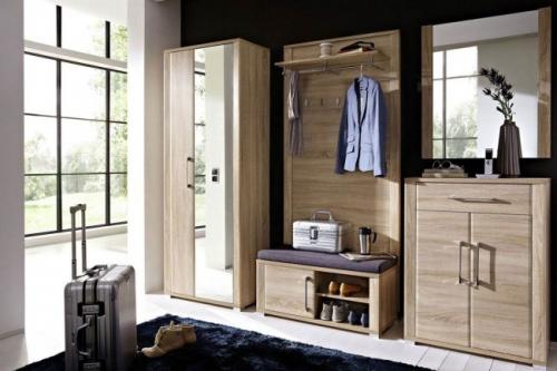 Вместительная прихожая для маленького коридора. Как благоустроить прихожую?