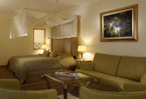 Мебель в спальную комнату. Необычные мебельные изделия для спальной комнаты 26