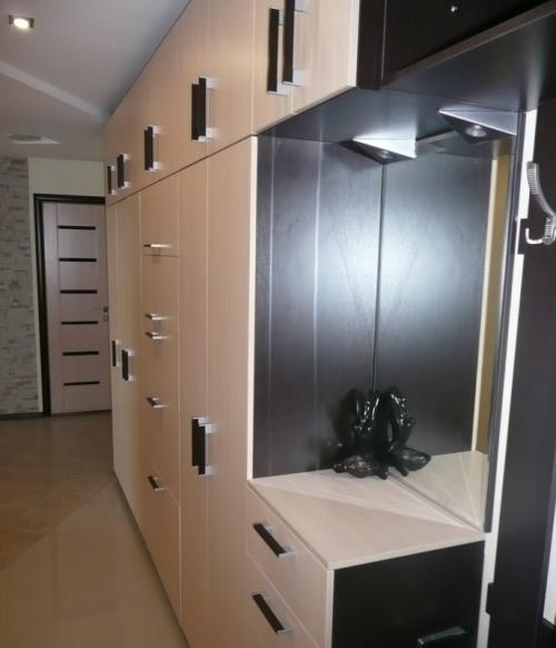 Большой шкаф в прихожую. Интерьер прихожей со шкафом-купе фото 13