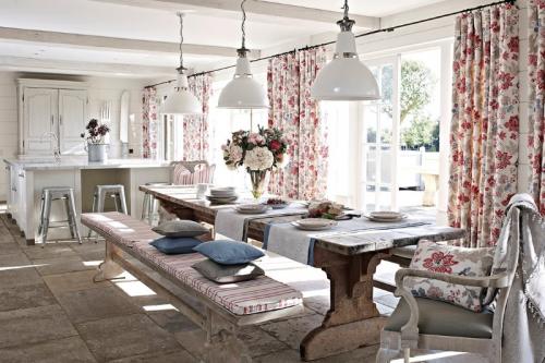 Шторы на кухню с балконом 2019. Длинные или короткие тюли: что выбрать, преимущества и недостатки