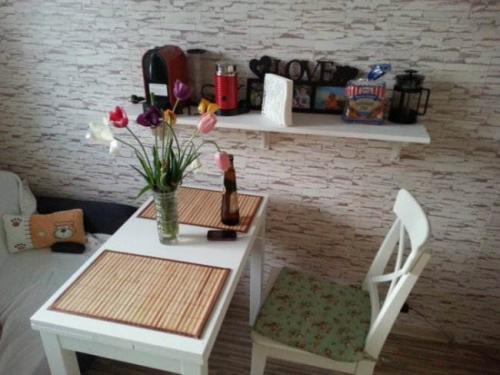 Бюджетный ремонт икеа. Бюджетный ремонт и дизайн белой кухни 9 кв.м в однокомнатной квартире (8 фото)