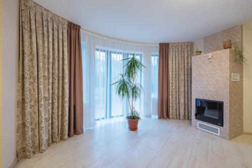 Шторы в современном интерьере. Портьеры и тюль 30