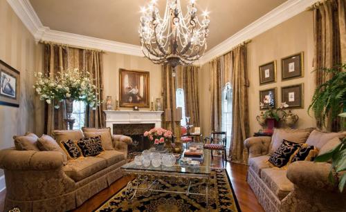 Гостиная в стиле рококо. Цветовое решение и отделка