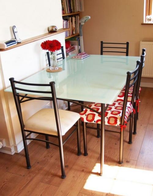 Кухонный стол для кухни. Материалы для кухонного стола