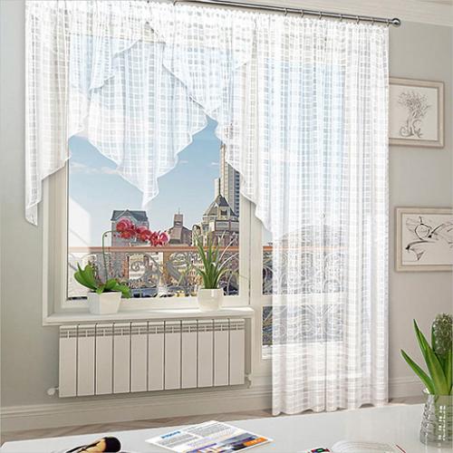 Дизайн окна на кухне с балконом. Шторы на кухню с балконной дверью 07