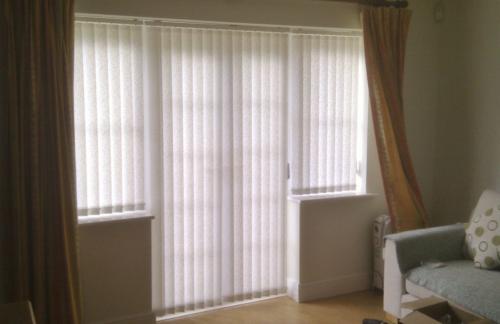 Дизайн штор для окна с балконной дверью. 5 способов красиво оформить окно с балконной дверью