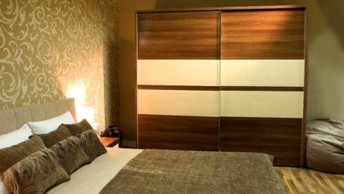 Шкаф купе в спальню. Виды шкафа-купе в интерьере спальни