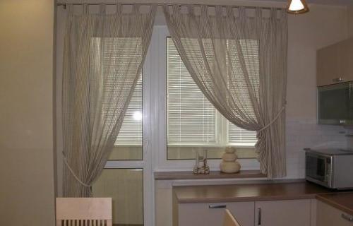 Дизайн штор для окна с балконной дверью. 5 способов красиво оформить окно с балконной дверью