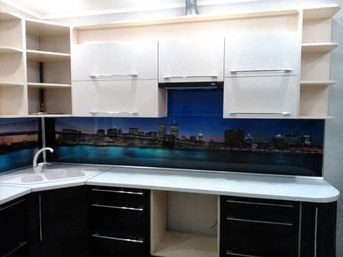 Стеклянный фартук на кухню. Как правильно выбирать стеклянный фартук для кухни — советы профессионалов