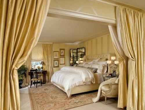 Шторы своими руками из подручных материалов. Современные шторы на дверной проем