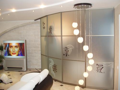 Встроенный угловой шкаф в спальню. Обзор угловых шкафов купе для спальни, как выбрать