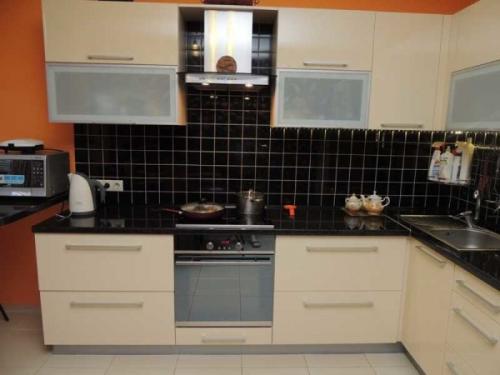 Фартуки для кухонного гарнитура. Из чего делают