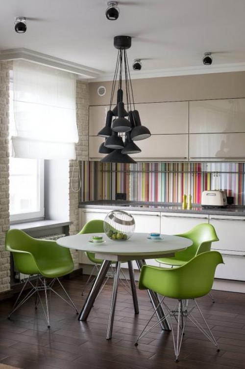 Фартук для кухни из стекла. Новый вид кухонных панелей