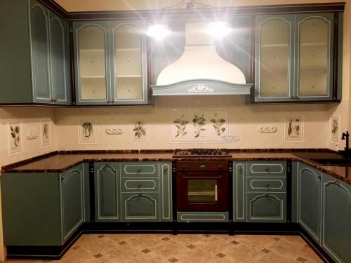 Фартук для кухни из плитки: дизайн и новые идеи в 2019 году